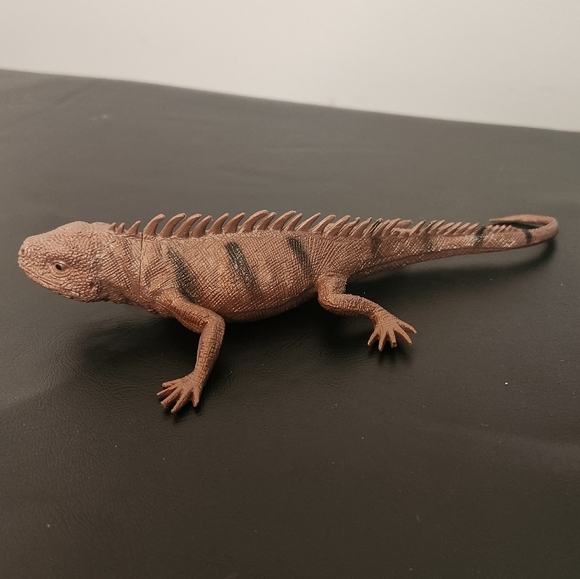 Greenbrier International Inc Lizard Reptile Plastic Made In China 8in - Picture 1 of 4